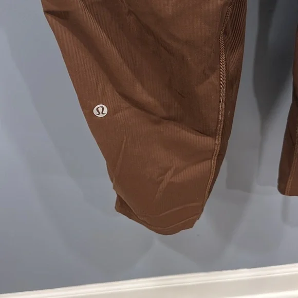lululemon athletica Women's Dance Studio Mid-Rise Cropped Pants in Java - Size 6